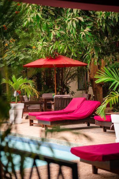 Hotel Hibiscus House Gambia Brufut Esterno foto