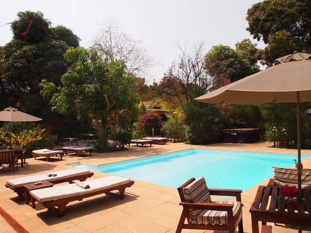 Hotel Hibiscus House Gambia Brufut Esterno foto