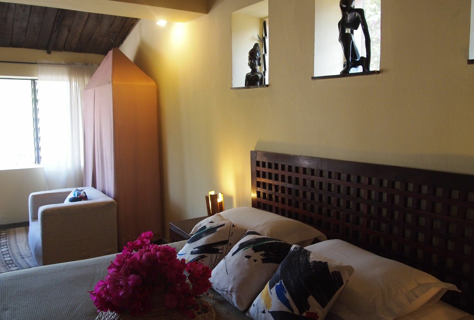 Hotel Hibiscus House Gambia Brufut Esterno foto