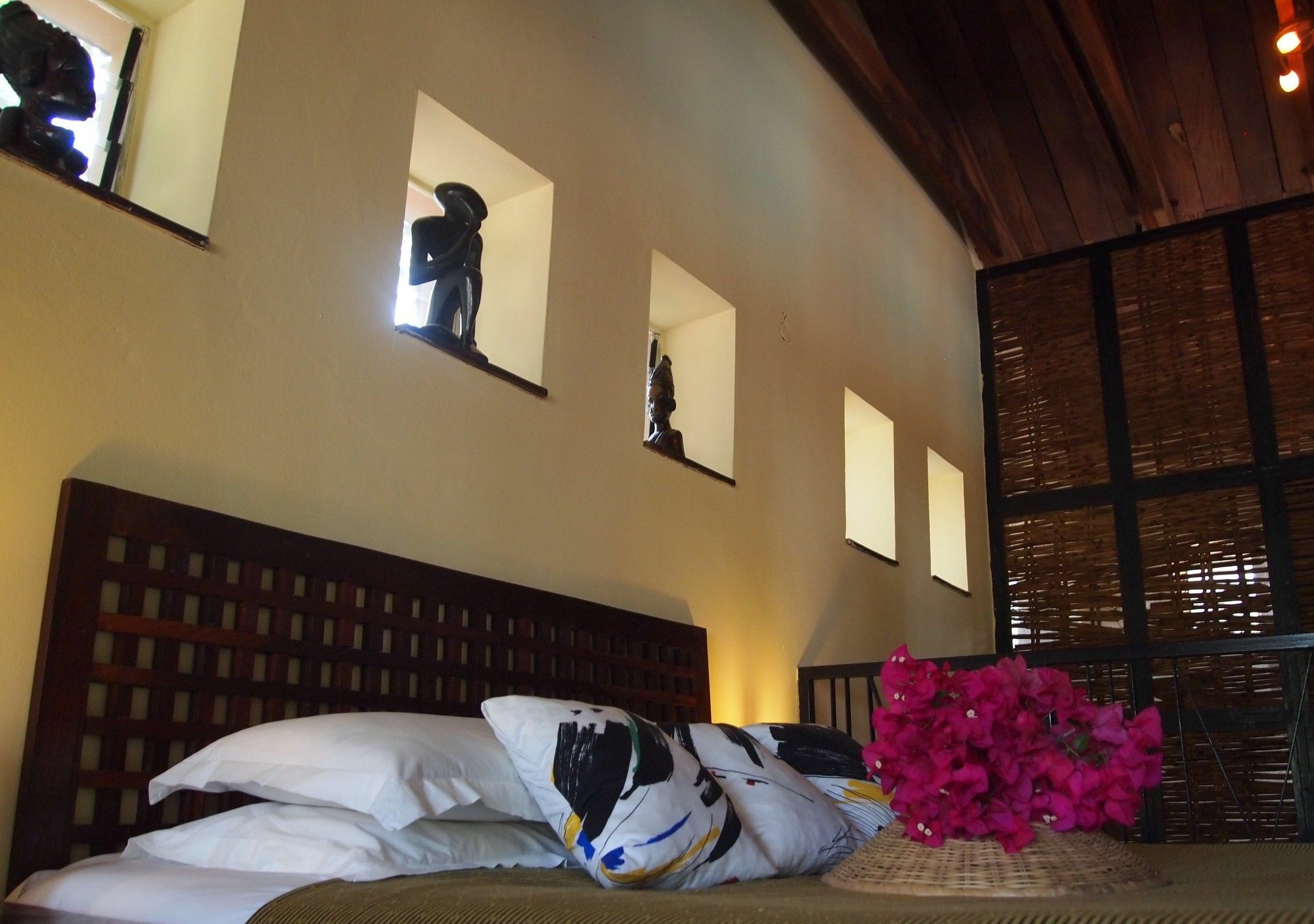 Hotel Hibiscus House Gambia Brufut Esterno foto